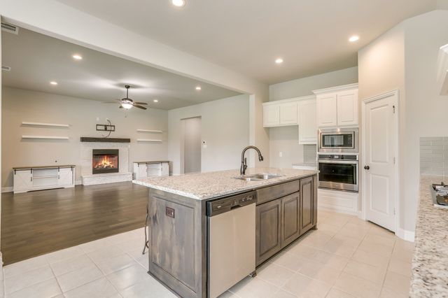 131 Hawks Ridge Trail, Burleson, TX 76028