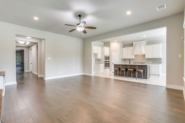 131 Hawks Ridge Trail, Burleson, TX 76028