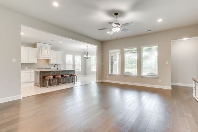131 Hawks Ridge Trail, Burleson, TX 76028