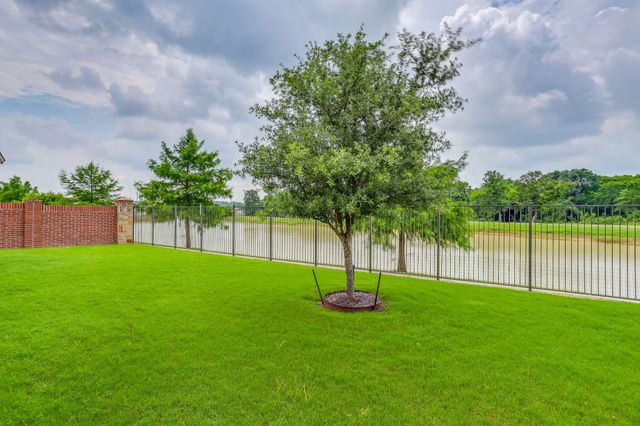 131 Hawks Ridge Trail, Burleson, TX 76028