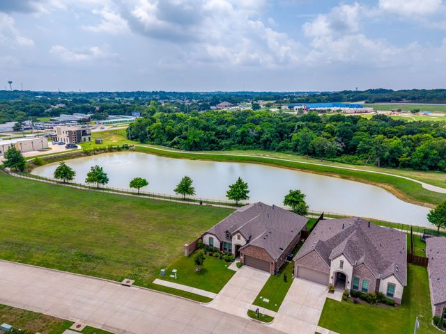 131 Hawks Ridge Trail, Burleson, TX 76028