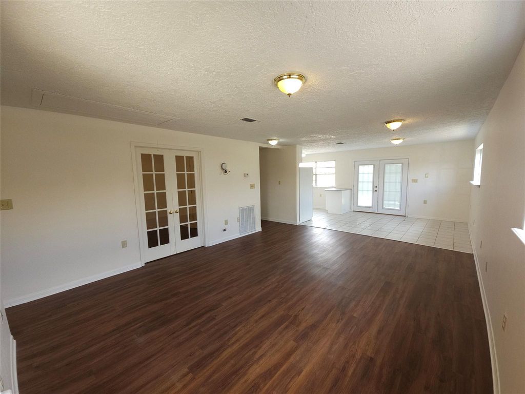 418 Texas Street, Tomball, TX 77375