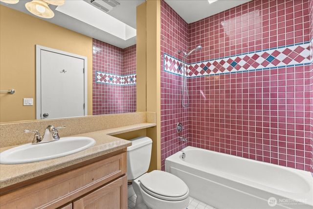 14228 236th Avenue NE, Woodinville, WA 98077