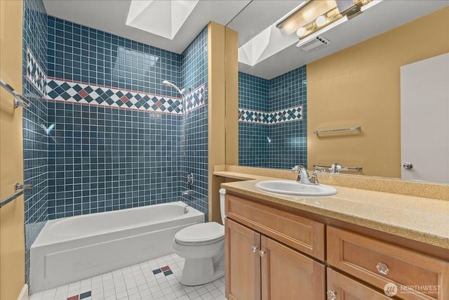 14228 236th Avenue NE, Woodinville, WA 98077