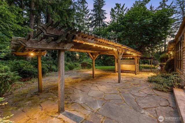 14228 236th Avenue NE, Woodinville, WA 98077