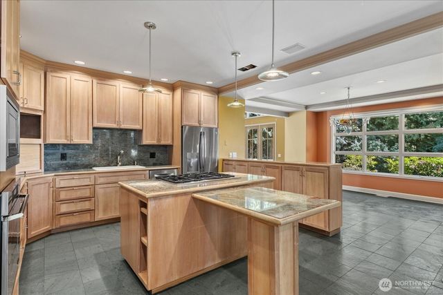 14228 236th Avenue NE, Woodinville, WA 98077