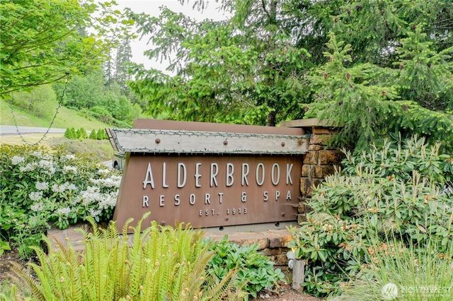 151 E Kingsley Place, Belfair, WA 98528