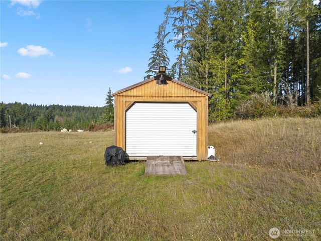 151 E Kingsley Place, Belfair, WA 98528