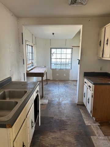 2202 CENTRAL AVE, Memphis, TN 38104