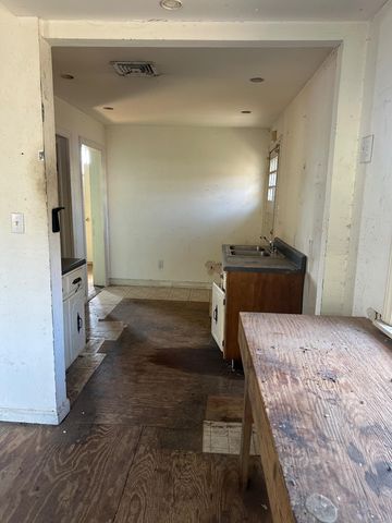 2202 CENTRAL AVE, Memphis, TN 38104