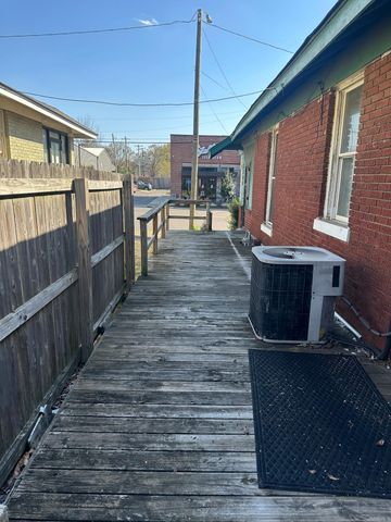 2202 CENTRAL AVE, Memphis, TN 38104