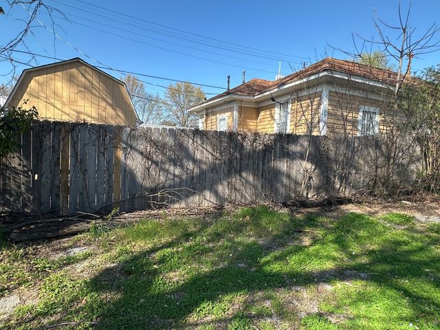 2202 CENTRAL AVE, Memphis, TN 38104