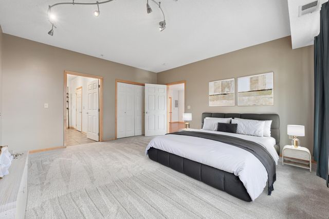 2530 E 34th Street 213, Minneapolis, MN 55406