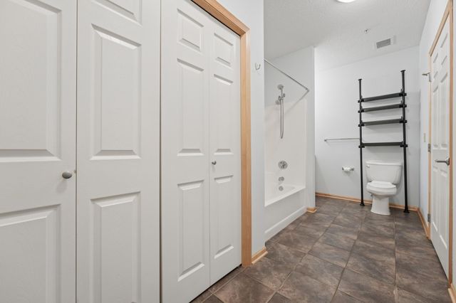 2530 E 34th Street 213, Minneapolis, MN 55406