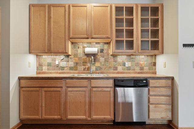 2530 E 34th Street 213, Minneapolis, MN 55406