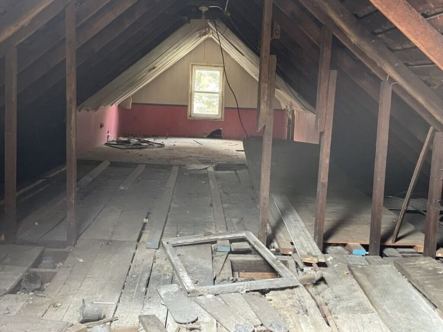 8447 S Escanaba Avenue, Chicago, IL 60617