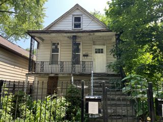 8447 S Escanaba Avenue, Chicago, IL 60617