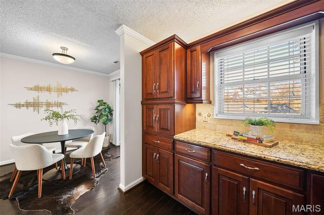 1530 Swallow Drive, Brentwood, MO 63144