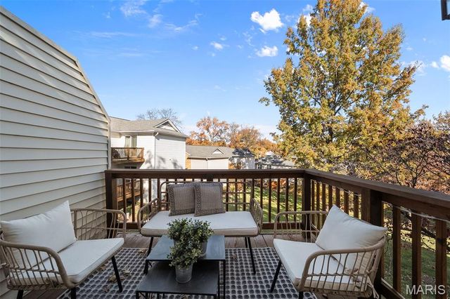 1530 Swallow Drive, Brentwood, MO 63144