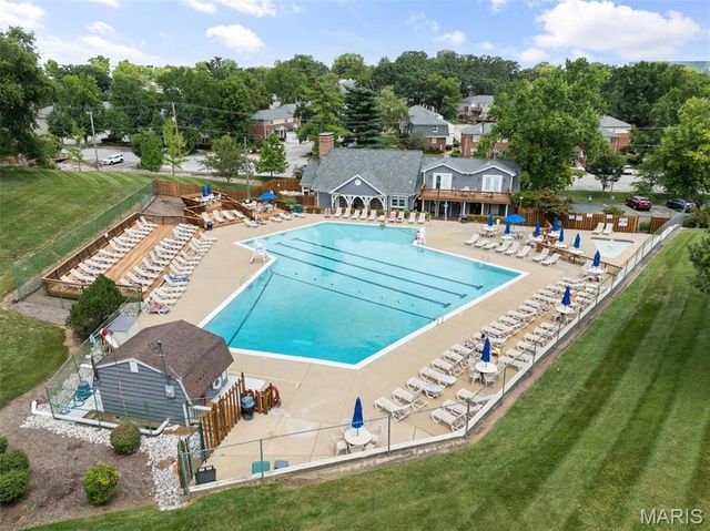 1530 Swallow Drive, Brentwood, MO 63144