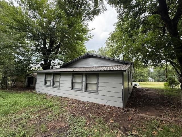 1837 W Houston Street, Paris, TX 75460