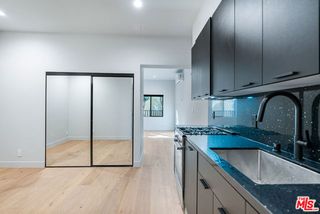 12320 MONTANA Avenue 109, Los Angeles, CA 90049