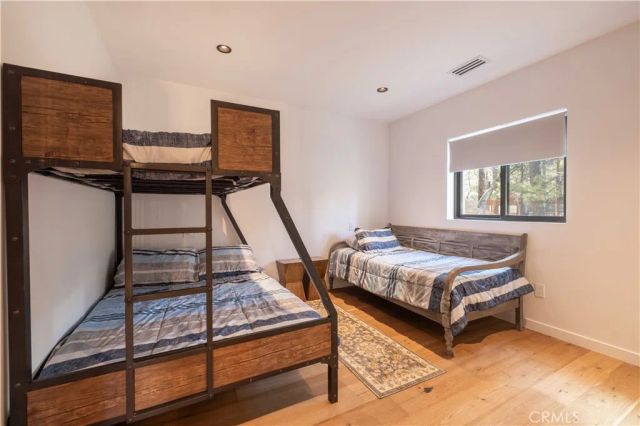 259 Victoria, Sugarloaf, CA 92386
