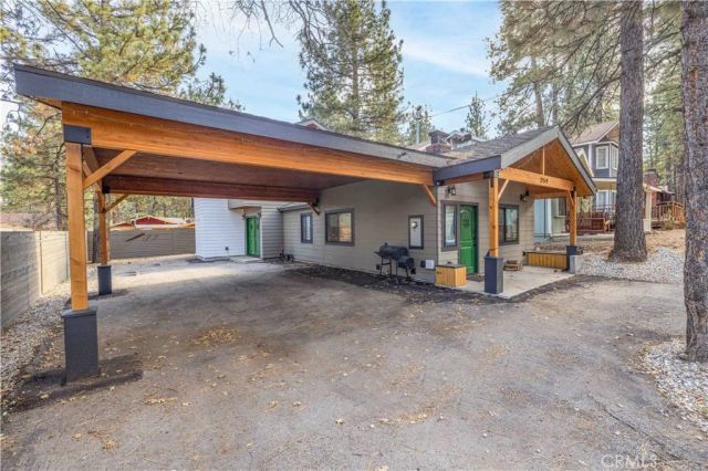 259 Victoria, Sugarloaf, CA 92386