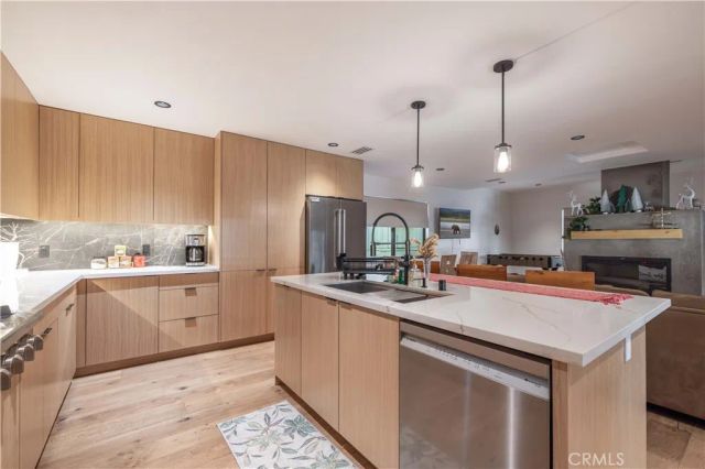 259 Victoria, Sugarloaf, CA 92386