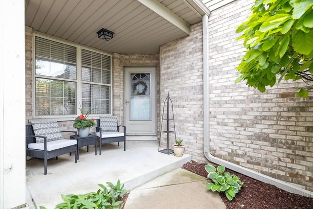 9051 Mansfield Drive, Tinley Park, IL 60487