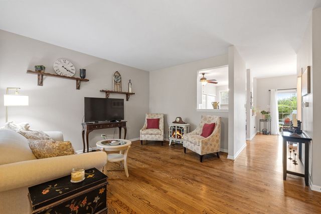 9051 Mansfield Drive, Tinley Park, IL 60487