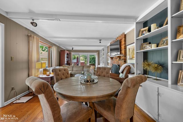 433 Maison Road, Grosse Pointe Farms, MI 48236