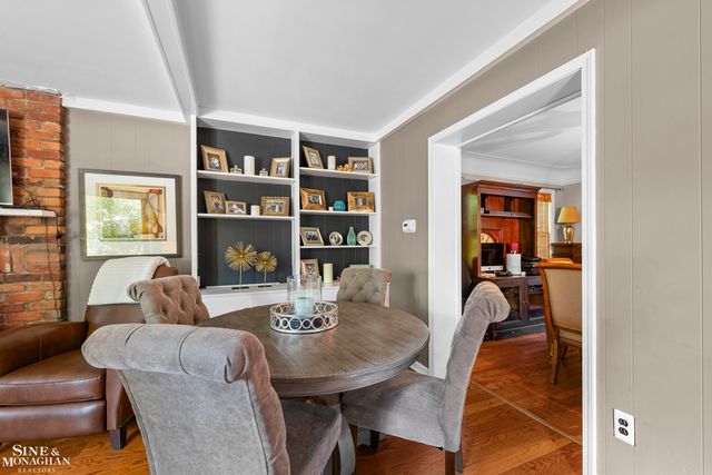 433 Maison Road, Grosse Pointe Farms, MI 48236