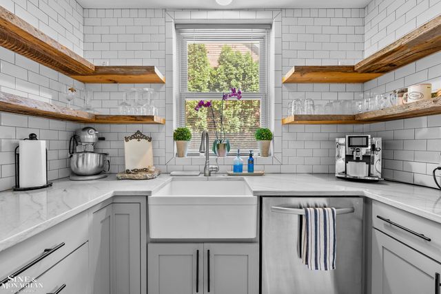 433 Maison Road, Grosse Pointe Farms, MI 48236