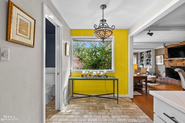 433 Maison Road, Grosse Pointe Farms, MI 48236