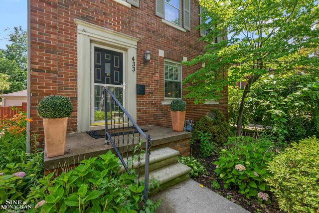 433 Maison Road, Grosse Pointe Farms, MI 48236