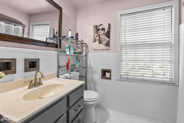 433 Maison Road, Grosse Pointe Farms, MI 48236