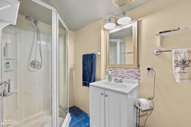 433 Maison Road, Grosse Pointe Farms, MI 48236