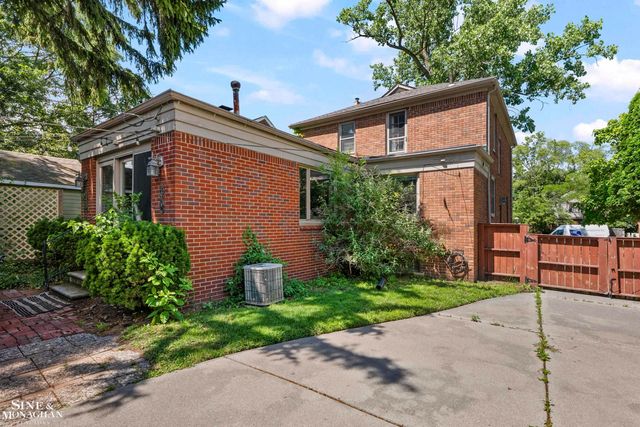 433 Maison Road, Grosse Pointe Farms, MI 48236