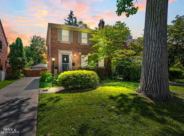 433 Maison Road, Grosse Pointe Farms, MI 48236