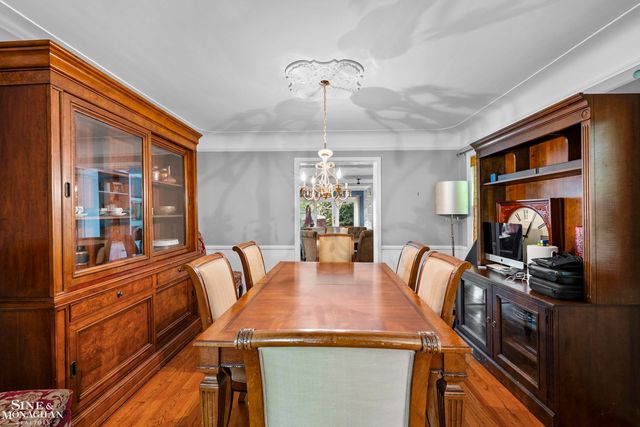 433 Maison Road, Grosse Pointe Farms, MI 48236