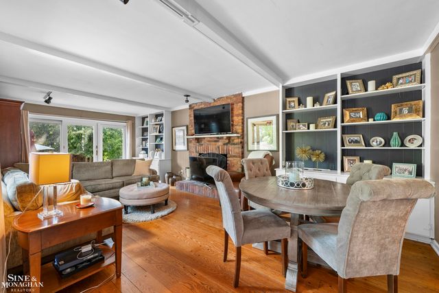 433 Maison Road, Grosse Pointe Farms, MI 48236