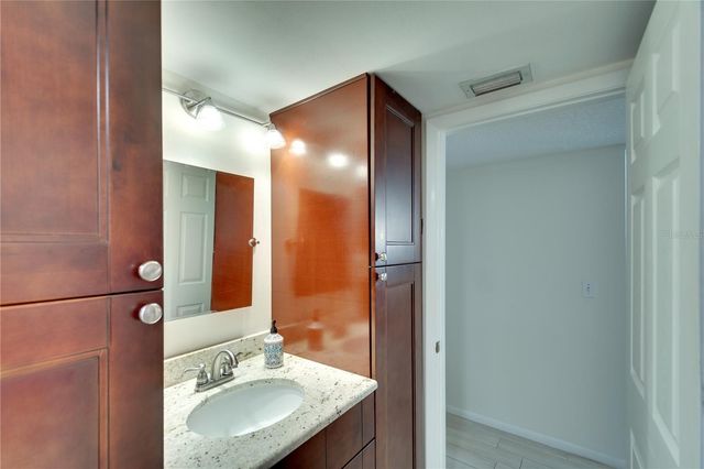 8706 54TH AVENUE W 18, Bradenton, FL 34210
