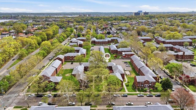 15-43 160th Street 2F, Whitestone, NY 11357
