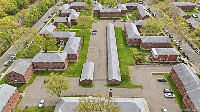 15-43 160th Street 2F, Whitestone, NY 11357