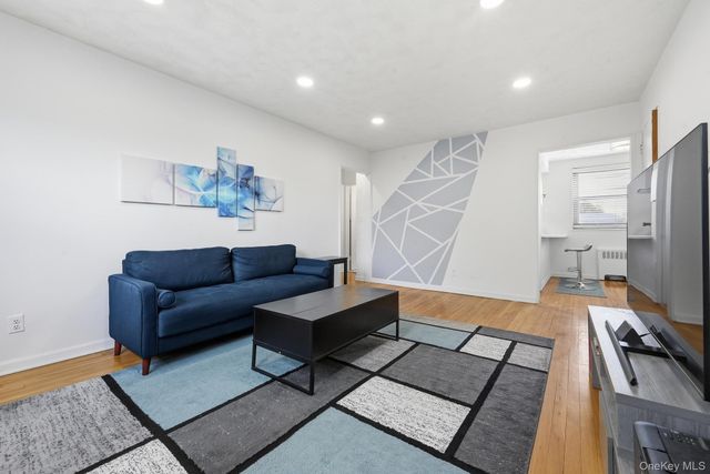 15-43 160th Street 2F, Whitestone, NY 11357
