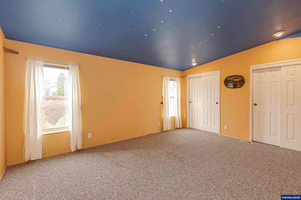 Image 8 of property listing at 1156 SW Westvale St 197, Mcminnville, OR 97128