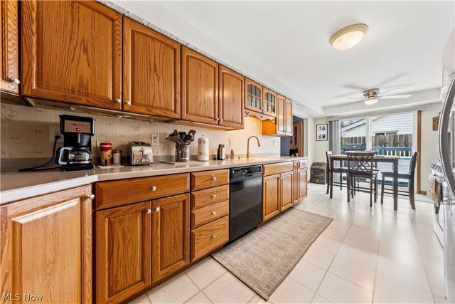 6040 Reynolds Road, Mentor On The Lake, OH 44060