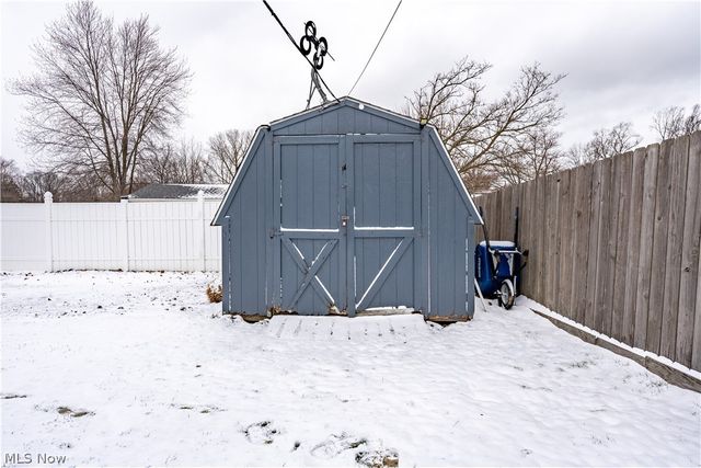 6040 Reynolds Road, Mentor On The Lake, OH 44060