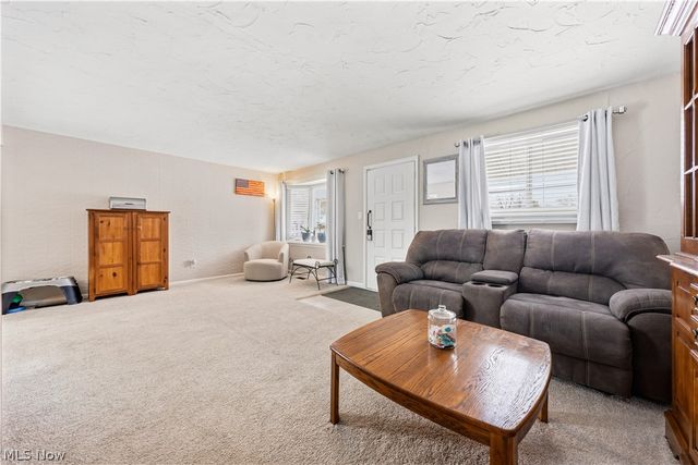 6040 Reynolds Road, Mentor On The Lake, OH 44060